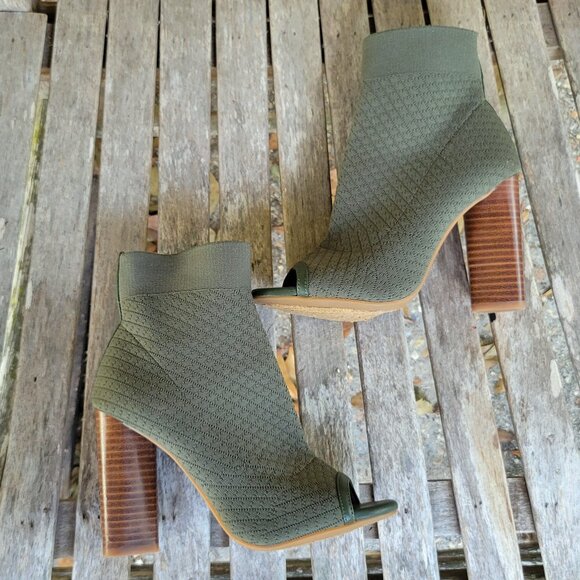 New GIANNI BINI Bergen Olive Green Stretch Peep Toe Sock Booties 5.5 - Picture 2 of 5
